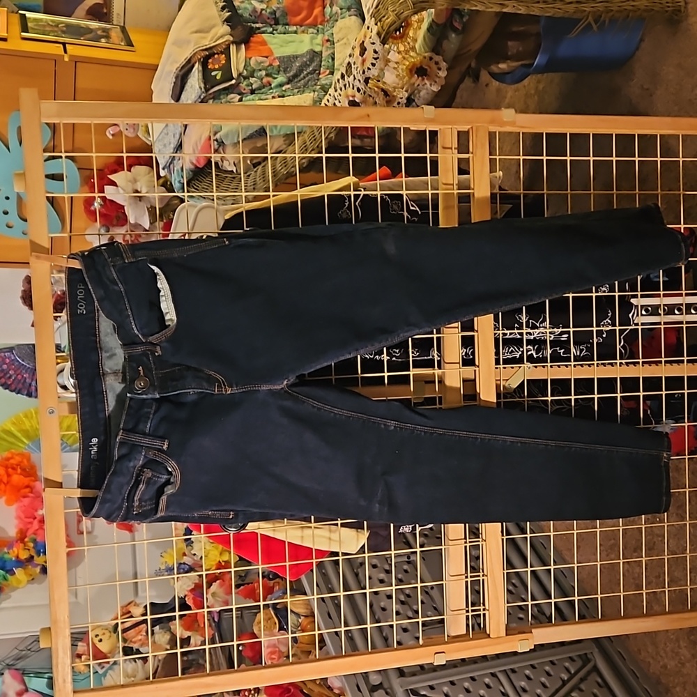 From mom's closet skinny ankle jeans 10P Worn only one time to try on.